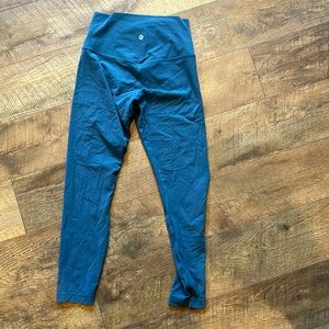 Lululemon Align Size 6 - slight pilling